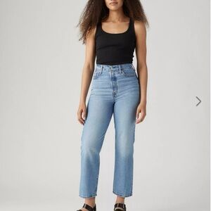 Levi’s medium wash high rise ribcage straight ankle size 27
